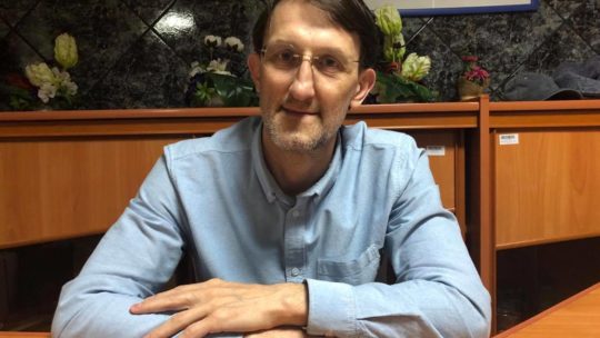 Шапошников: Интуитивно люди чувствуют, что с коронавирусом их обманывают